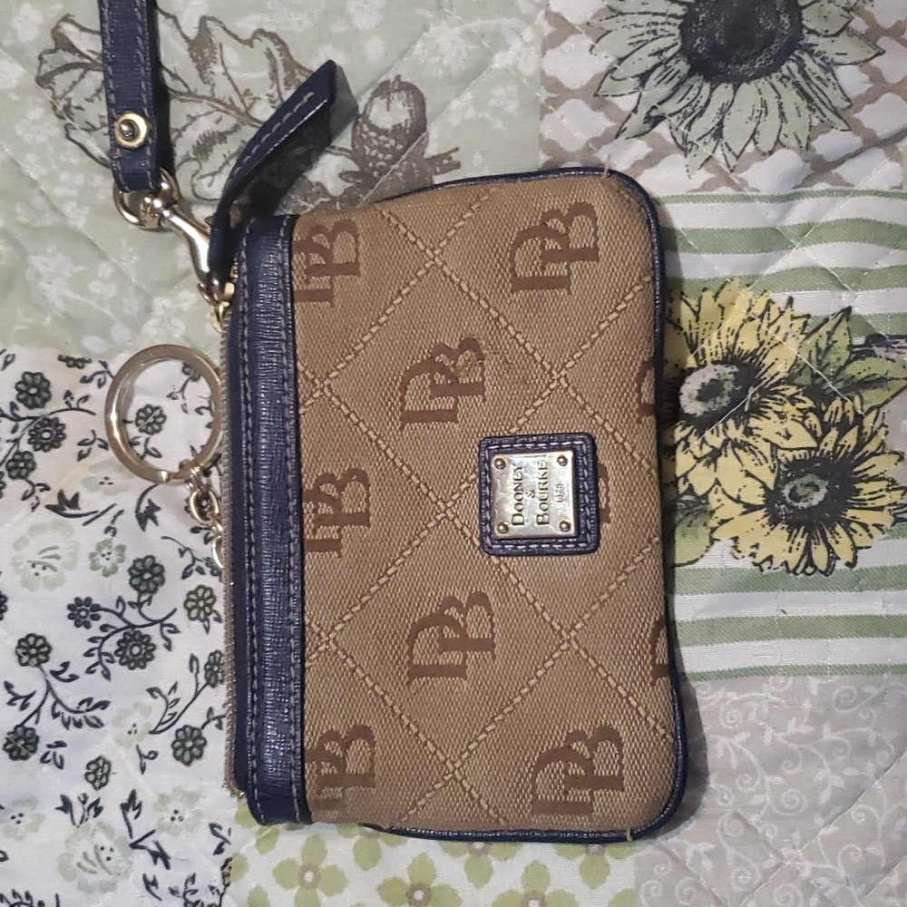 Dooney and bourke wallet